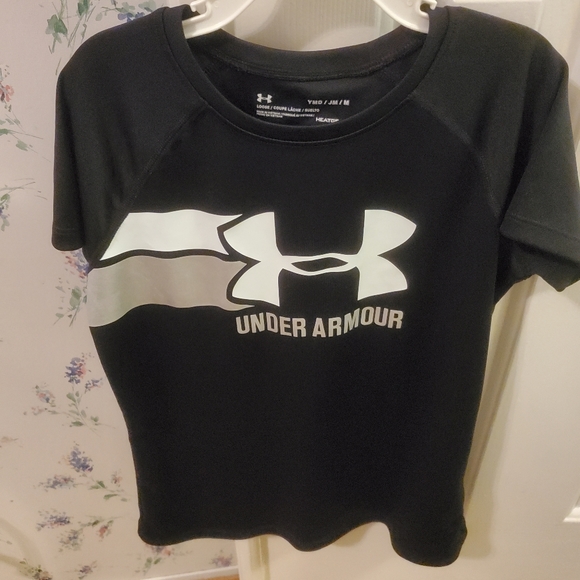 Two Girl's sz YM black Under Armour shirts - Picture 2 of 2